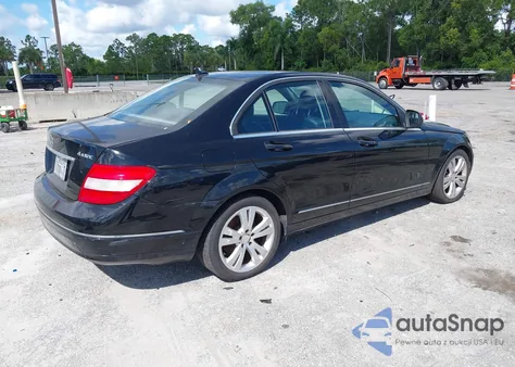 2008 Mercedes-Benz C 300 Luxury 4Matic/Sport 4Matic z USA, uszkodzony, nr VIN WDDGF81X38F192455